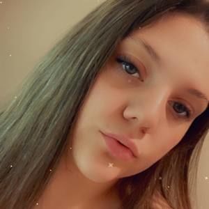 Meet your Posher, Alivia